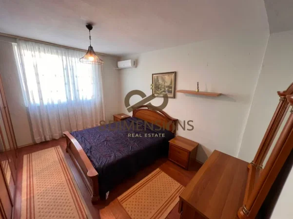 Shitet Apartament 2+1 me hipoteke pran Ish Tregut Elektrik (D8142Z-26)