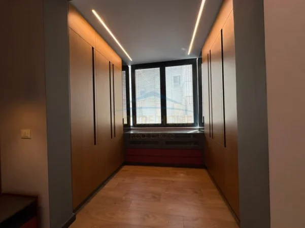 Tirane, jepet me qera apartament 2+1 Kati 3, 94 m² 1.200 € 