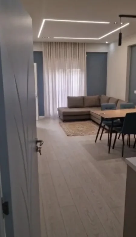 Tirane, jepet me qera apartament 1+1 Kati 4, 65 m² 650 € (Stacioni i Trenit)