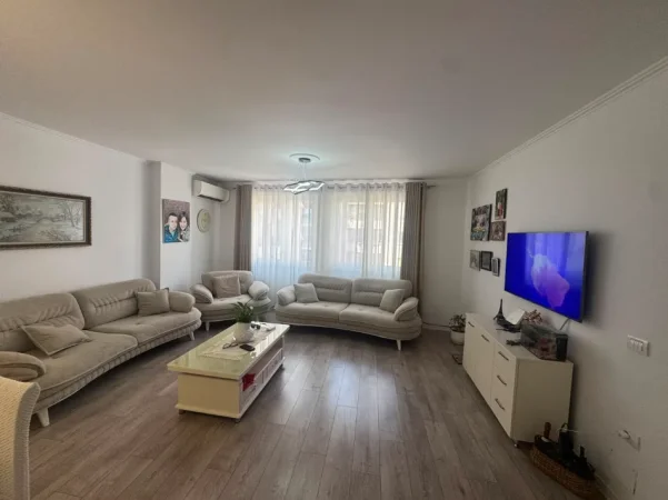 Tirane, shitet apartament 2+1 Kati 3, 97 m² 152.000 € (Misto Mame)