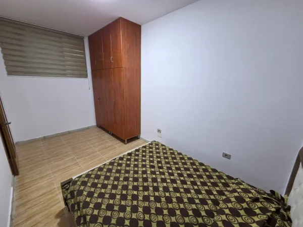 Tirane, jepet me qera apartament 2+1 Kati 1, 90 m² 400 € (Rruga Jordan Misja)