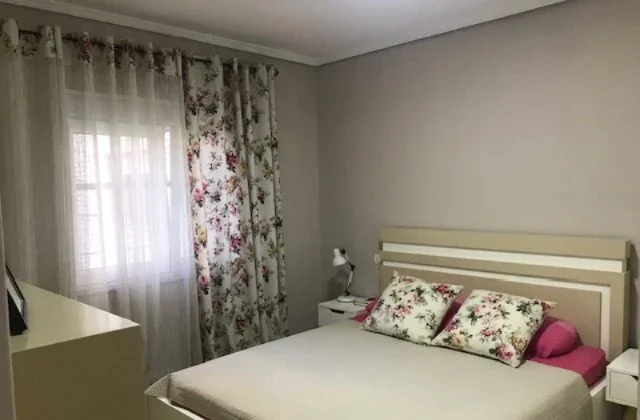 Tirane, jepet me qera apartament 2+1 Kati 5, 85 m² 600 € (Rruga Gjon Buzuku)