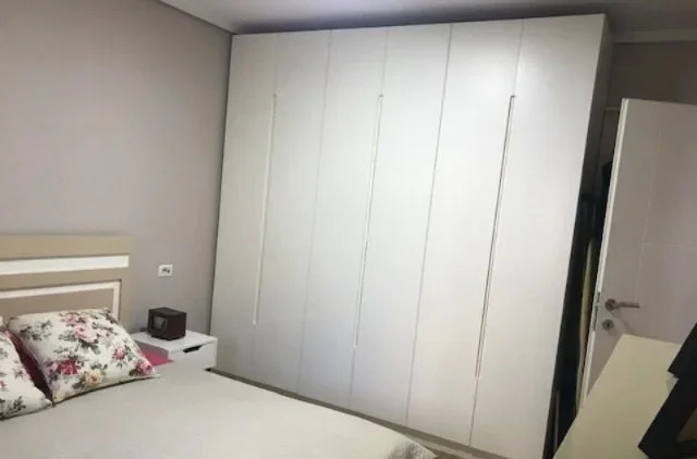 Tirane, jepet me qera apartament 2+1 Kati 5, 85 m² 600 € (Rruga Gjon Buzuku)