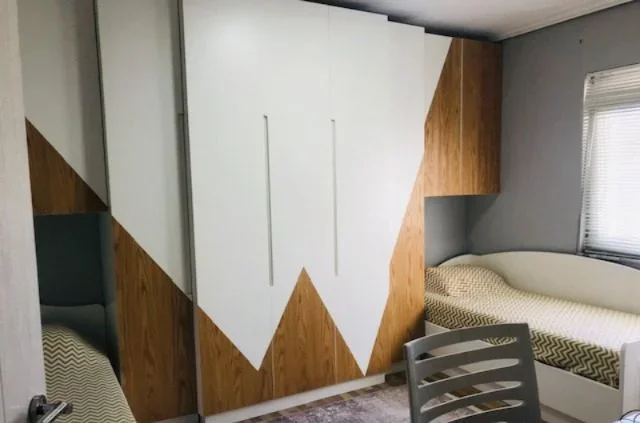 Tirane, jepet me qera apartament 2+1 Kati 5, 85 m² 600 € (Rruga Gjon Buzuku)