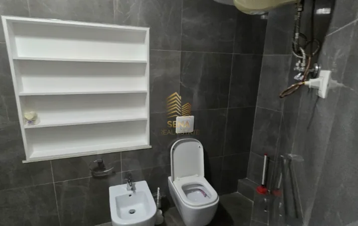 Tirane, jepet me qera apartament 2+1 Kati 5, 92 m² 700 € (Vasil Shanto)