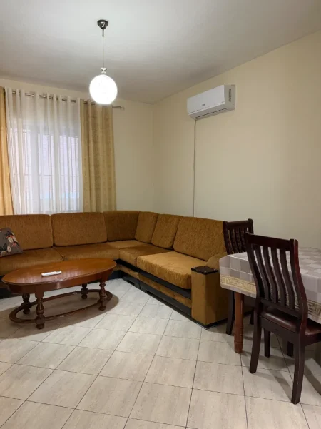 Tirane, Shtepi me qera 2+1 Kati 1, 40.000 Lek ( Astir)