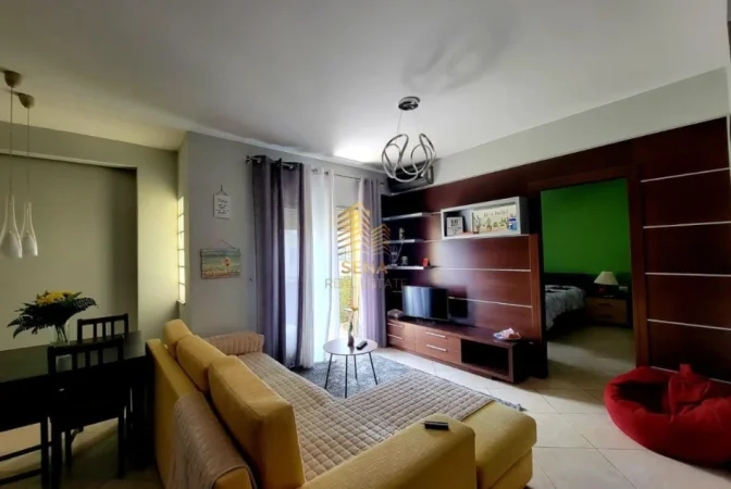 Tirane, jepet me qera apartament 1+1+Ballkon Kati 3, 60 m² 500 € (Ali Demi)