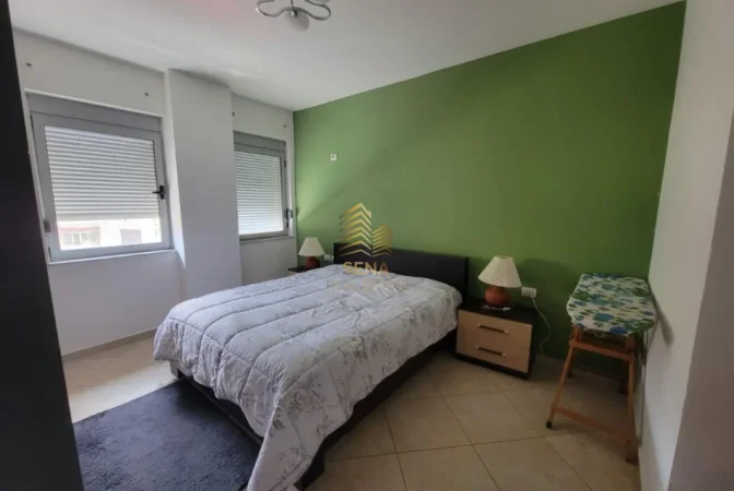 Tirane, jepet me qera apartament 1+1+Ballkon Kati 3, 60 m² 500 € (Ali Demi)