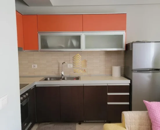 Tirane, jepet me qera apartament 1+1+Ballkon Kati 3, 60 m² 500 € (Ali Demi)