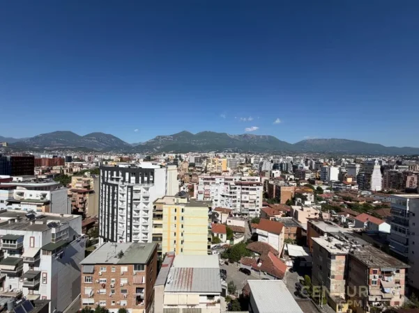 Tirane, shes apartament 3+1 Kati 13, 133 m² 395.000 € (Rruga e Barrikadave)