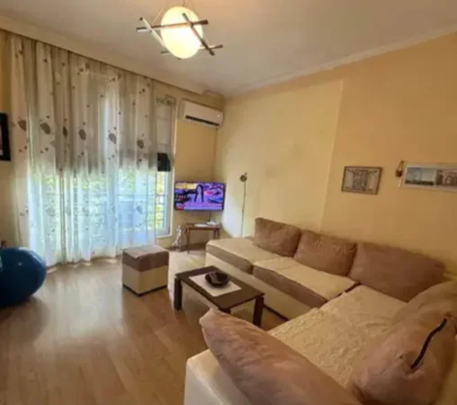 Tirane, jepet me qera apartament 1+1+Ballkon Kati 4, 70 m² 500 € (Dritan hoxha)