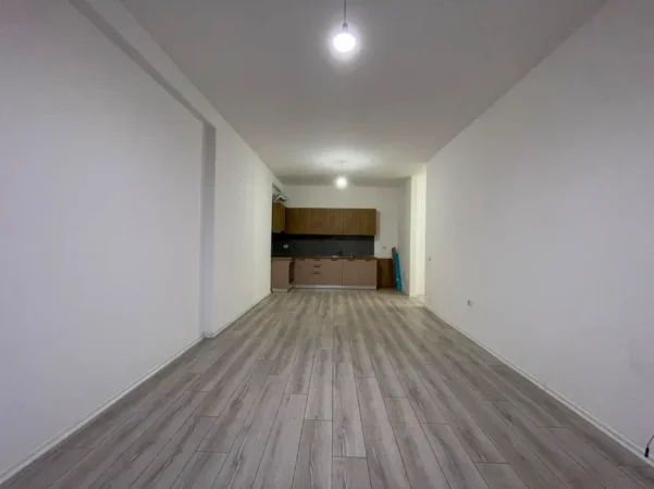 Tirane, jepet me qera apartament 2+1 Kati 4, 116 m² 450 € (Yzberisht)