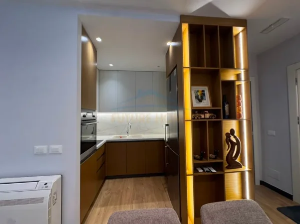Tirane, jepet me qera apartament 2+1 Kati 3, 94 m² 1.200 € (Liqeni i Thate)