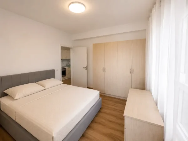 Tirane, jepet me qera apartament 1+1+Ballkon Kati 4, 60 m² 400 € (rezidenca kadiu)