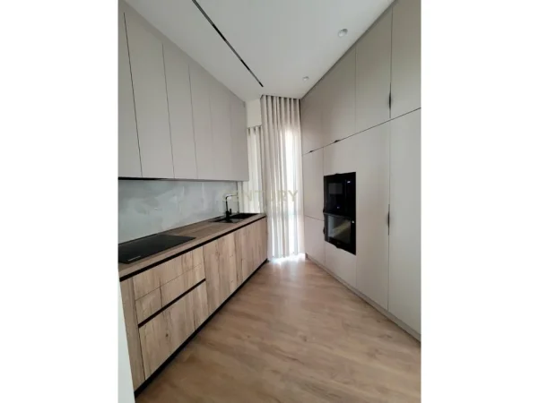 Tirane, jepet me qera Vile 3+1 Kati 1, 276 m² 4.000 € (Green Valley)