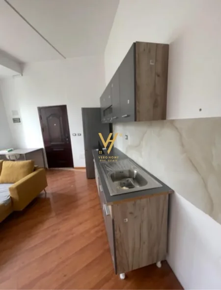 Tirane, jepet me qera apartament 1+1 Kati 3, 58 m² 470 € (RRUGA EDUARD MANO)