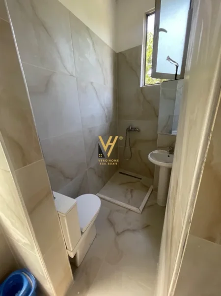 Tirane, jepet me qera apartament 1+1 Kati 3, 58 m² 470 € (RRUGA EDUARD MANO)