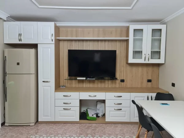 Tirane, jepet me qera apartament 3+1 Kati 4, 125 m² 750 € (Rruga Dora D\’Istria)