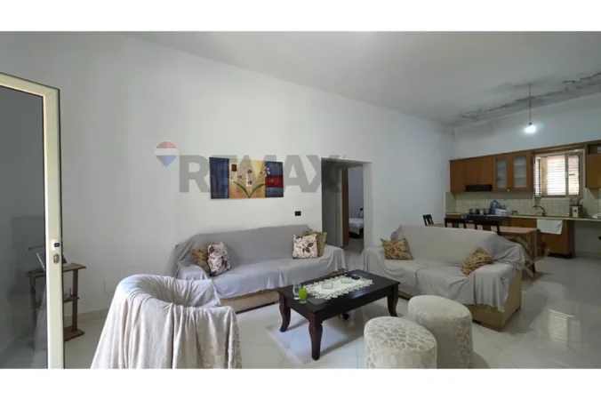 Vlore, jepet me qera shtepi 2+1 Kati 1, 130 m² 250 € (Rruga Dush Strati, Vlore)