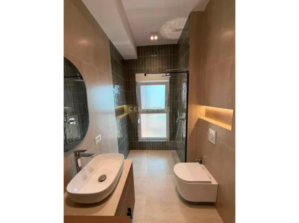 Tirane, jepet me qera apartament 1+1 Kati 2, 65 m² 550 € (Kompleksi Kadiu)