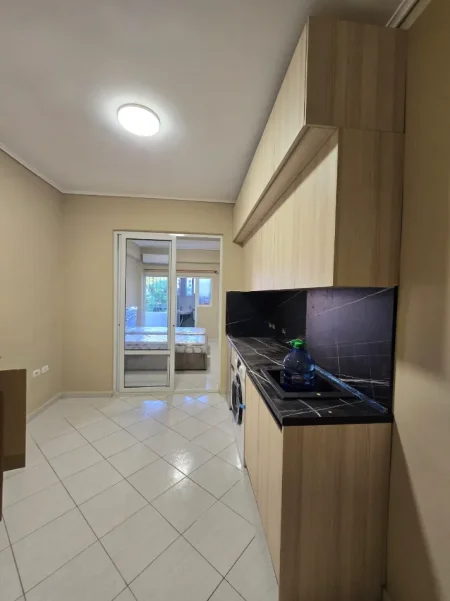 Tirane, jepet me qera Apartament 1+1, Kati 2, Mobilim i Ri, Çmimi 45.000 Lekë të Reja,, tek 21 Dhjetori, Tiranë.