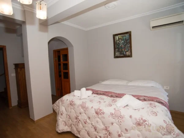 Tirane, shes apartament duplex 1+1 Kati 4, 263 m² 610.000 € (Qender)