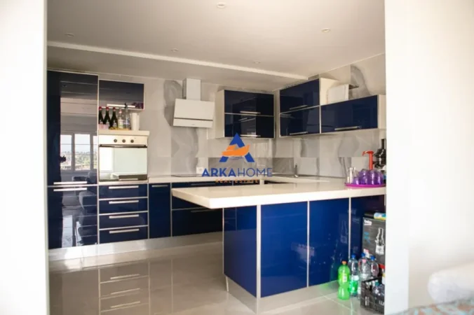 Tirane, shitet apartament 3+1+Ballkon Kati 6, 559 m² 866.000 € 