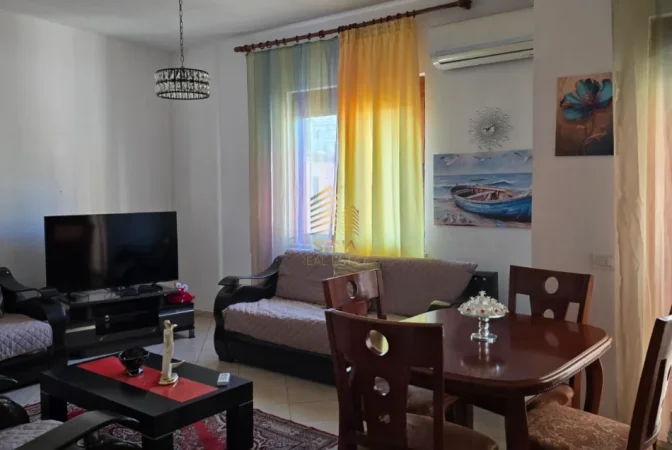 Tirane, jepet me qera apartament 2+1+Ballkon Kati 3, 90 m² 650 € (Siri Kodra)