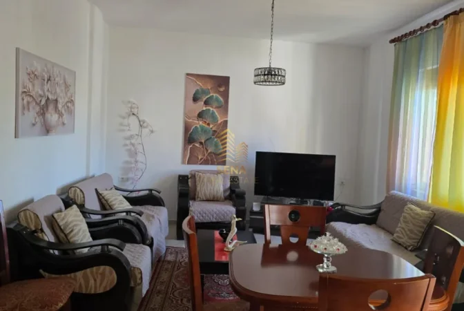 Tirane, jepet me qera apartament 2+1+Ballkon Kati 3, 90 m² 650 € (Siri Kodra)