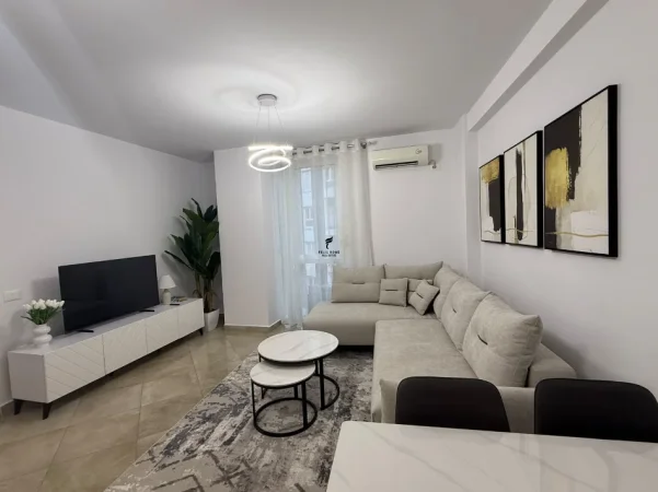 Tirane, jepet me qera apartament 2+1 Kati 4, 85 m² 800 € (RRUGA E BARRIKADAVE)