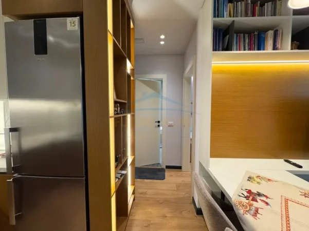 Tirane, jepet me qera apartament 2+1+POST PARKIMI. Kati 3, 94 m² 1.200 € (Liqeni Thate)