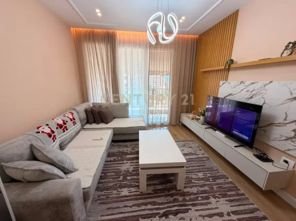Shqiperi, jepet me qera apartament 1+1 Kati 6, 60 m² 550 € (don bosko)