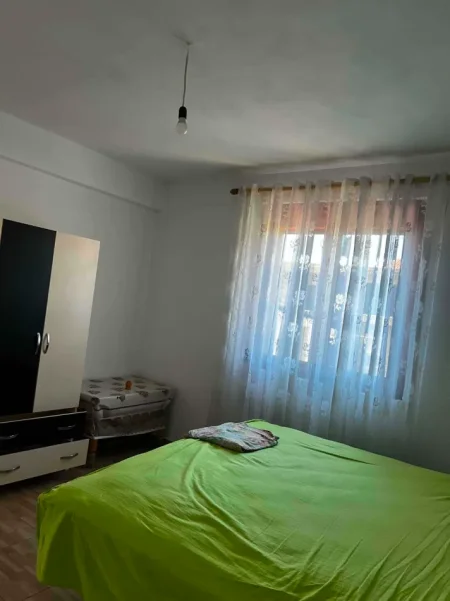Tirane, jepet me qera apartament 1+1 Kati 1, 80 m² 300 € (Paskuqan)