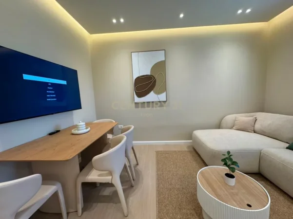 Tirane, jepet me qera apartament 2+1 Kati 3, 100 m² 700 € (rruga bardhyl)