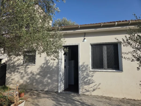 Tirane, jepet me qera Kati 1, 60 m² 280 € (Paskuqan)
