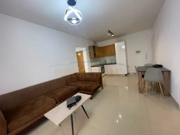Tirane, shitet apartament 2+1 Kati 3, 84 m² 219.000 € (21 Dhjetori)