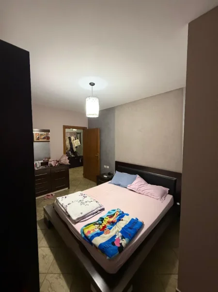 Tirane, jepet me qera apartament 2+1 Kati 5, 75 m² 600 € (Pas Square 21, Rruga Sali Butka, 21 Dhjetori, Tiranë)