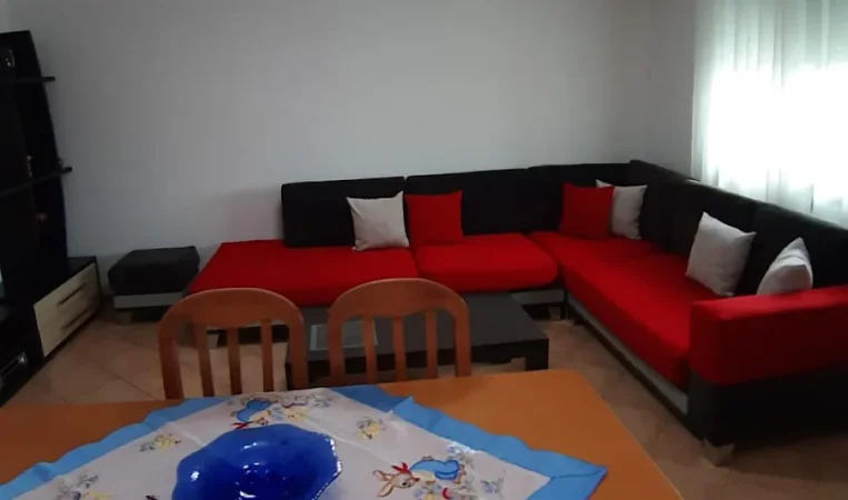 Tirane, jepet me qera apartament 1+1 Kati 3, 430 € 
