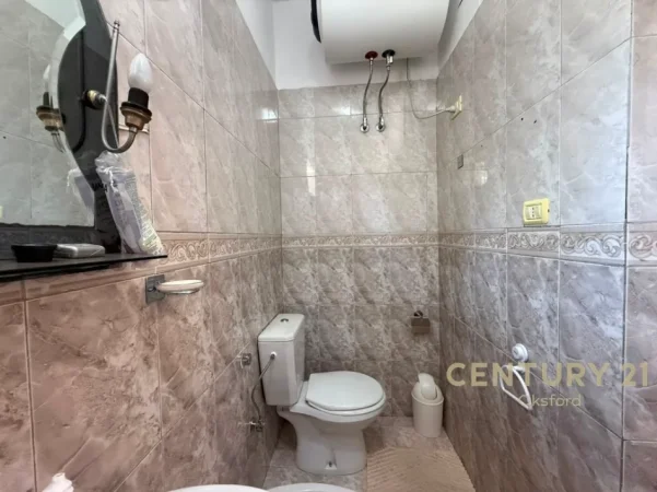Tirane, jepet me qera apartament 2+1+Ballkon Kati 2, 100 m² 600 € (Vilat Gjermane)