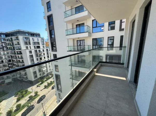 Tirane, shitet apartament 1+1+Ballkon Kati 8, 85 m² 150.000 € (Ish Fusha e Aviacionit)