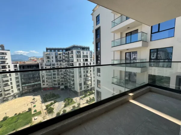 Tirane, shitet apartament 1+1+Ballkon Kati 8, 85 m² 150.000 € (Ish Fusha e Aviacionit)