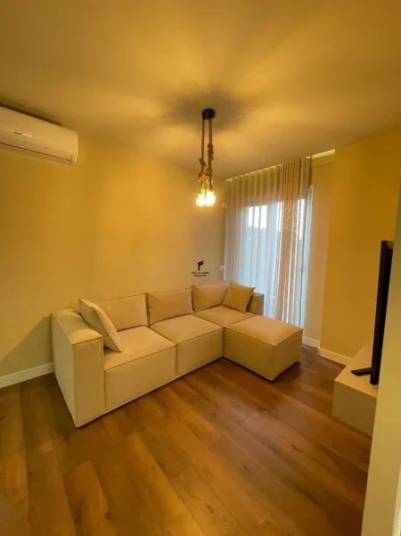 Tirane, jepet me qera apartament 2+1 Kati 2, 75 m² 700 € (SELITE)