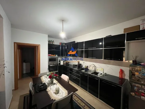 Tirane, shitet apartament 2+1+Ballkon Kati 2, 104 m² 193.340 € 