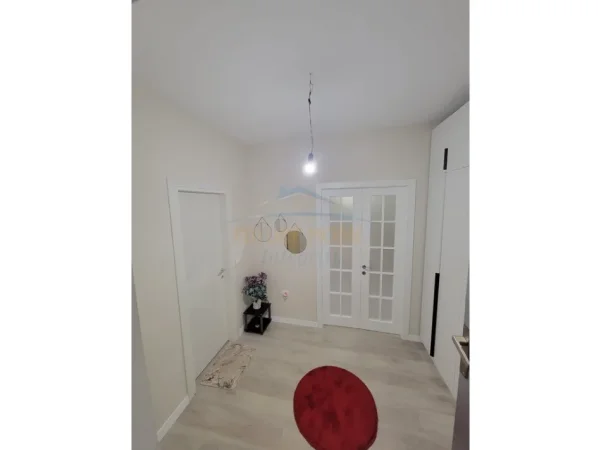 Tirane, shitet apartament 1+1 Kati 1, 65 m² 180.000 € (Afer Pazarit te Ri, Rruga Tefta Tashko Koco)