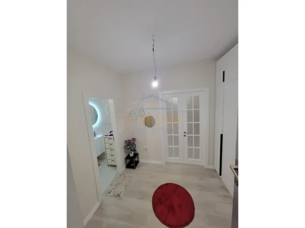 Tirane, shitet apartament 1+1 Kati 1, 65 m² 180.000 € (Afer Pazarit te Ri, Rruga Tefta Tashko Koco)