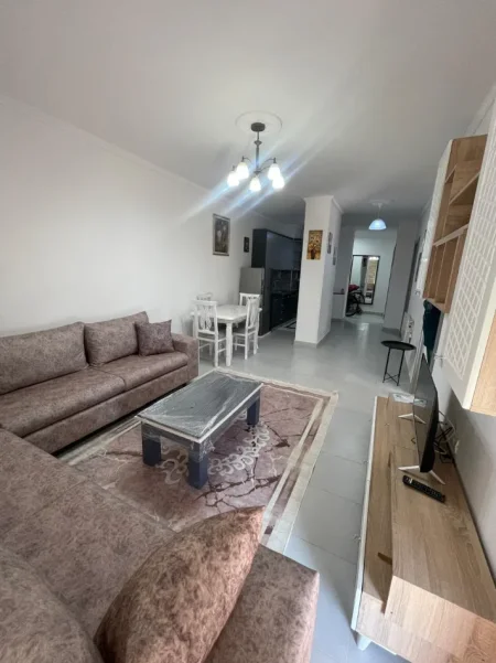 Tirane, jepet me qera apartament 2+1 Kati 1, 100 m² 600 € (Perballe shkolles Ardian Klosi)