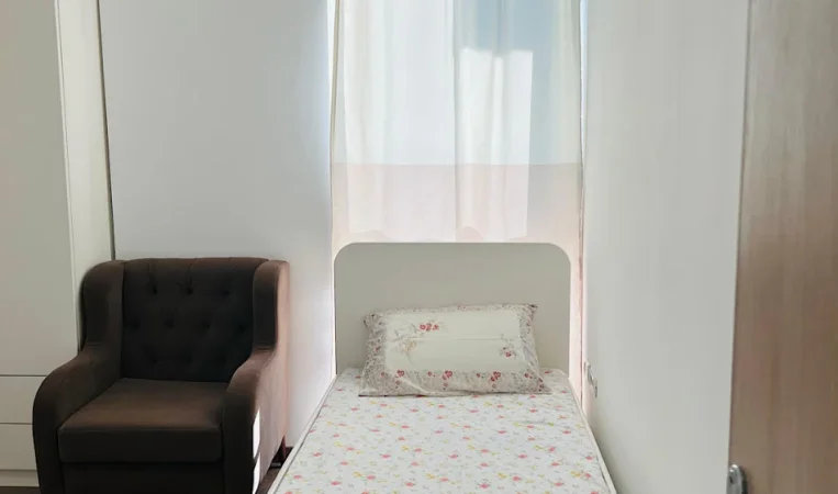 Tirane, jepet me qera apartament 2+1 Kati 12, 100 m² 700 € 