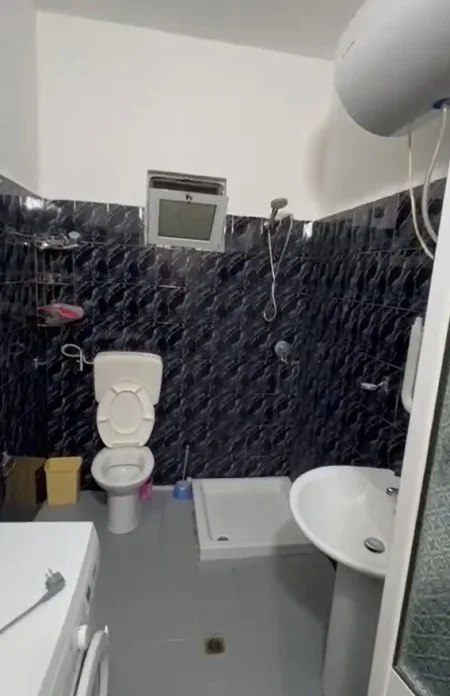 Tirane, jepet me qera apartament 2+1+Ballkon Kati 1, 105 m² 550 € (Blloku Vasil Shanto)