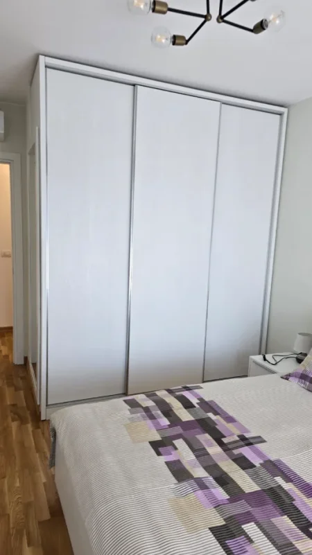 Tirane, jepet me qera apartament 1+1 Kati 3, 77 m²,Çmimi 105.000 Lekë të Reja, (Pranë Sheshit Skënderbej, Rruga Bardhok Biba, Tiranë.)