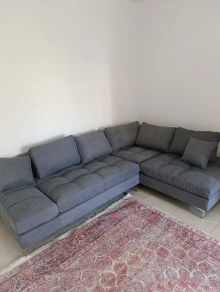 Tirane, jepet me qera apartament 1+1 Kati 3, 70 m² 500 € (Rruga 5 Maji)